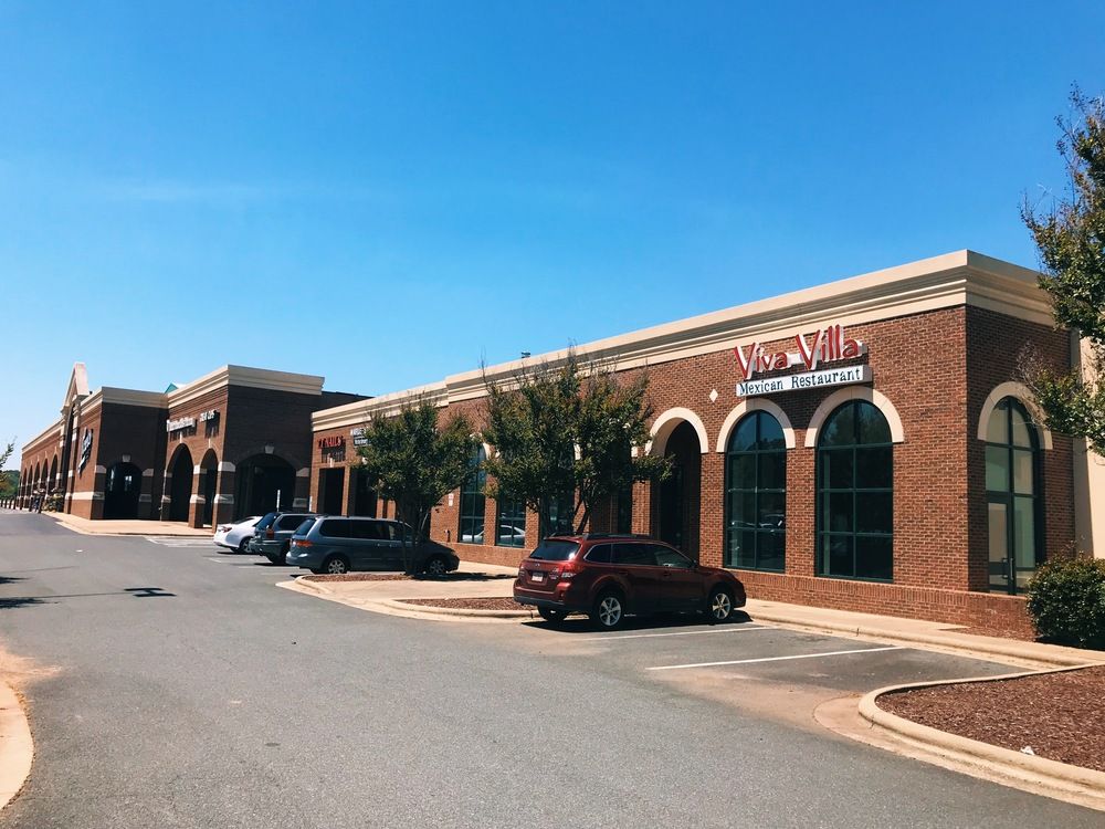 810 Spring Ln, Sanford, NC 27330